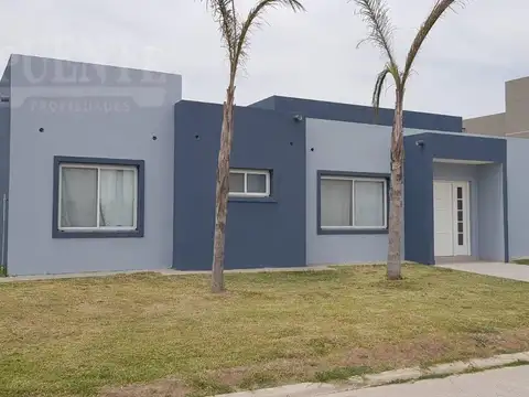 Casa en Venta en Countries y Barrios Cerrados en Esteban Echeverria, USD 199.000