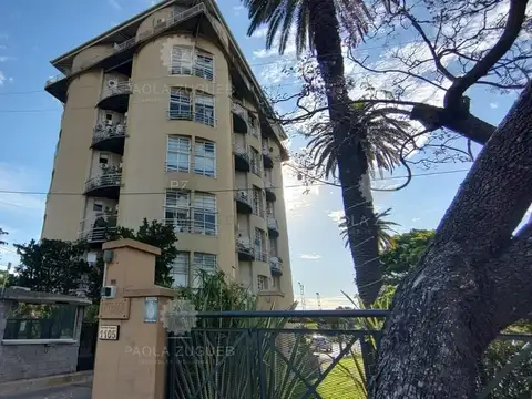 Avenida Hipolito Yrigoyen 1100