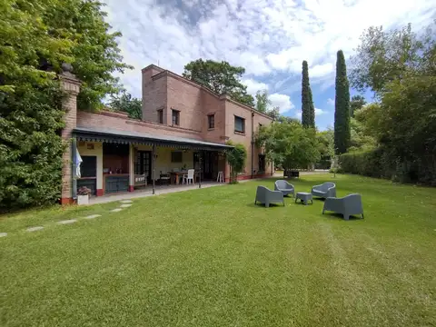 Venta Casa de 4 ambientes sobre Lote 1.460 M2. Barrio Parque Sakura, Exaltacion de la Cruz
