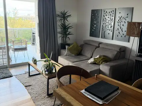 C. Carlos Linneo 5200, Piso 1