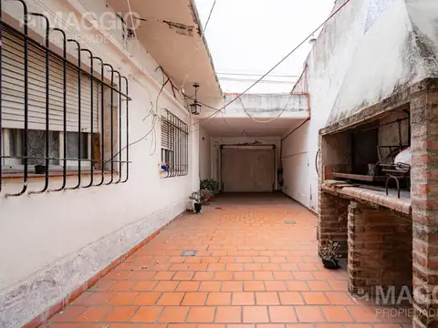 Casa 4 ambientes con 1 baño