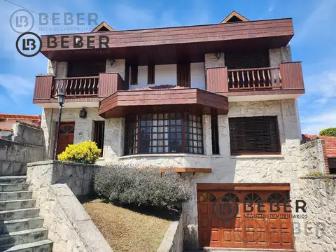 Venta chalet 8 ambientes, Los Troncos, Mar del Plata
