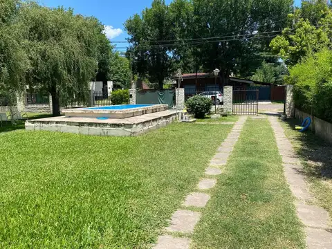 Venta de Casa a reciclar en Funes. Zona 2