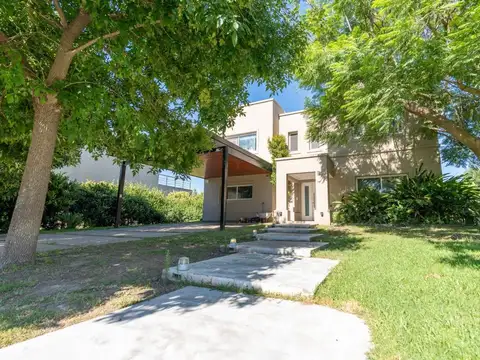 Avenida Fuerza Aerea 1400