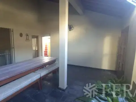 Casa 2 ambientes con 1 baño