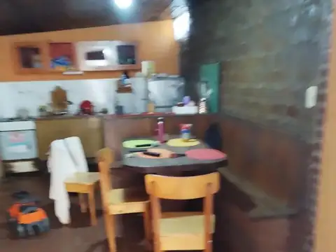Casa 4 ambientes con 1 baño