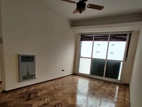 2 ambientes   al frente, muy luminoso MONSERRAT