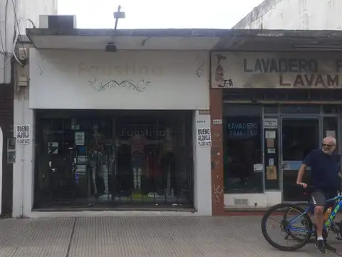 Local en alquiler en villa adelina dueño sin comision, con garantia  te l. : 1.5..34..01.3.4.7.2   apto  todo rubro con instalacion de gas