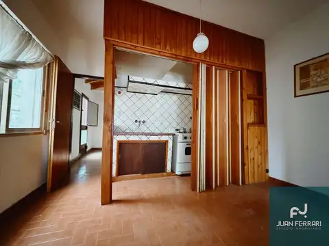 Casa 6 ambientes con 2 baños