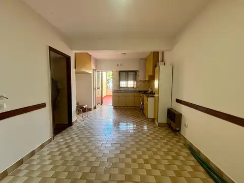 Casa 5 ambientes con 1 baño