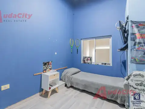 VENTA CASA  4 AMBIENTES Y SUM PASO DEL REY
