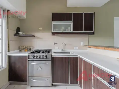 VENTA CASA  4 AMBIENTES Y SUM PASO DEL REY