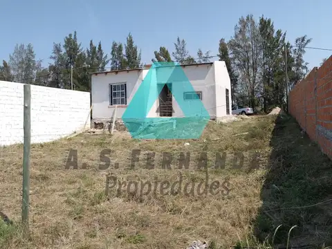 Casa 3 ambientes con 1 baño