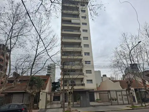 Avenida Hipólito Yrigoyen 900