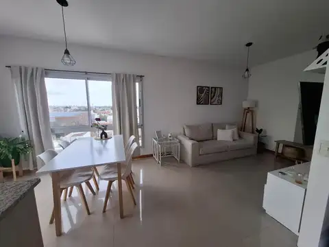 VENTA. Maconda Dpto. 2 amb. con cochera. Quilmes