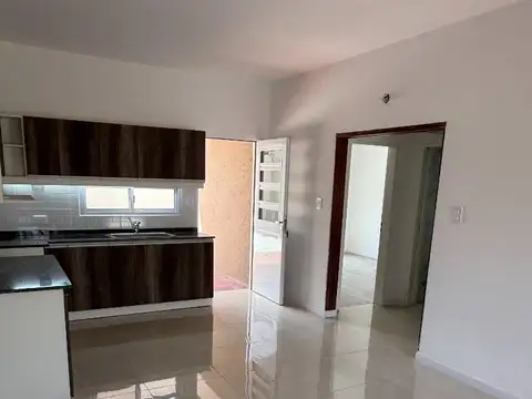 Casa de pasillo 2 dormitorios en Barrio Belgrano