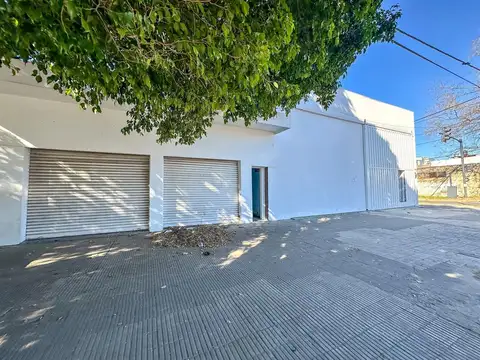 Venta Galpón + Local en Bv. Oroño - Barrio Matheu.