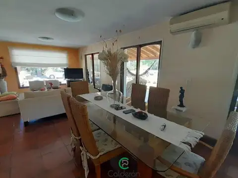 Casa 4 ambientes con 3 baños