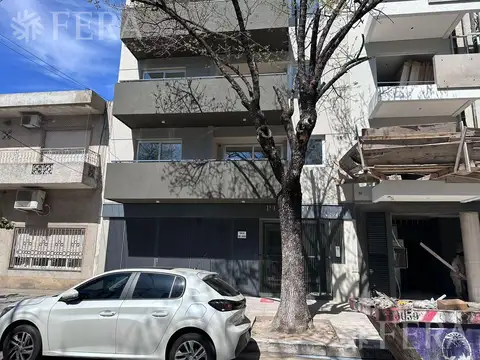 Venta piso 4 ambientes con balcón en Liniers