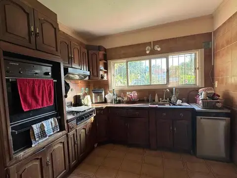 Casa 5 ambientes con 3 baños