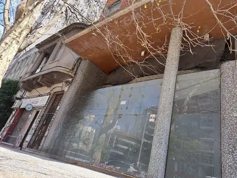 ALQUILER DE LOCAL COMERCIAL 467 M2 TRES CRUCES