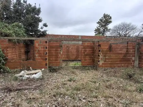Lote en venta con construcción. San Carlos