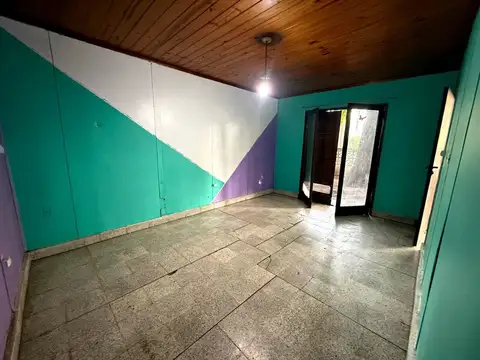 Casa 4 ambientes con 1 baño