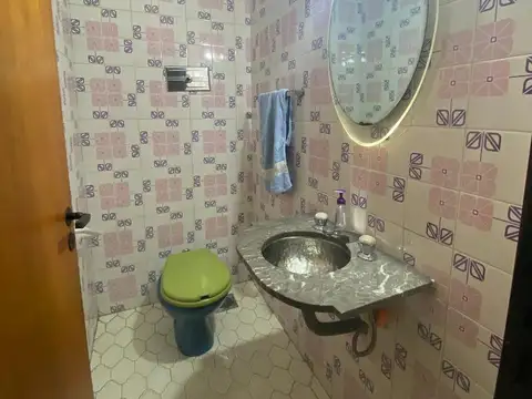 Casa 6 ambientes con 4 baños