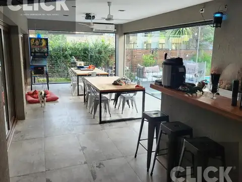 Casa 6 ambientes con 4 baños