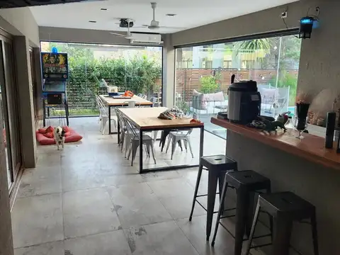 Casa 6 ambientes con 4 baños