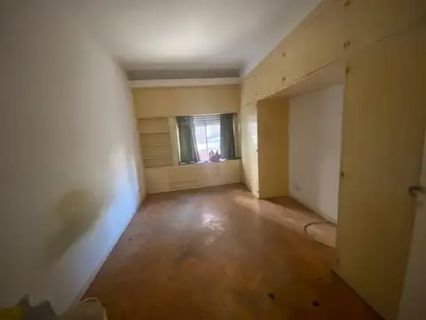 Hipólito yrigoyen 3500