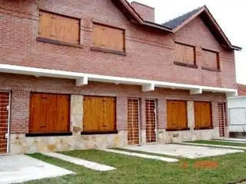 ALQUILER TRIPLEX 4 AMB AGUAS VERDES