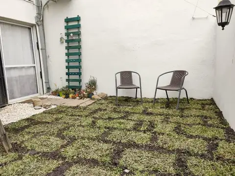 Depto Tipo Casa 3 ambientes con 2 baños