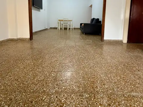 CASA EN VENTA TEMPERLEY CON PISCINA