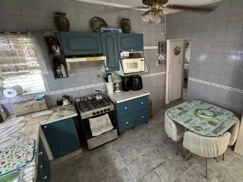 CASA EN VENTA 4 AMBIENTES EN J.L. SUAREZ