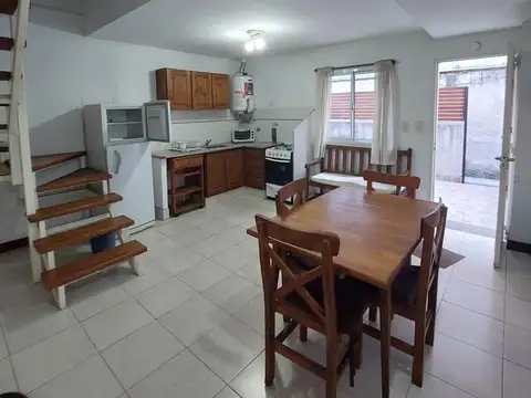Depto Tipo Casa 2 ambientes con 1 baño