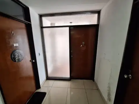 San Lorenzo 2100, Piso 44