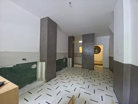 Local en Alquiler Via Púb.