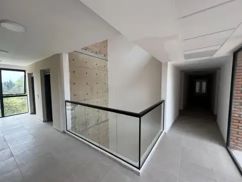 Oficina 3 ambientes con 2 baños