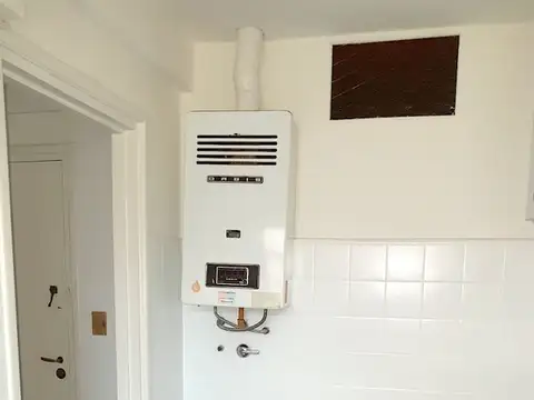 EN LA MEJOR UBICACIÓN DE CABALLITO, A METROS DEL PARQUE RIVADAVIA, EN SOLIDO EDIFICIO, 2 AMBIENTES MUY LUMINOSOS  