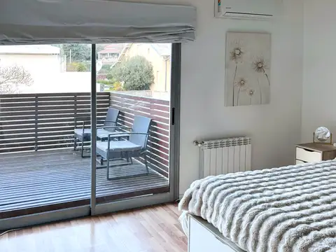 Depto Tipo Casa en Alquiler con 1 cocheras