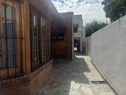 Depto Tipo Casa 5 ambientes con 2 baños