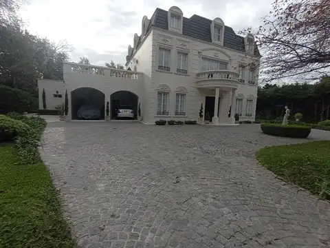 Casa 6 ambientes con 4 baños