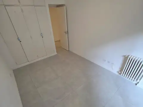 EXCELENTE DEPARTAMENTO 4 AMB. - PLANTA BAJA - 2 PATIOS - 2 BAÑOS - BAULERA - APTO CREDITO - INMEJORABLE UBICACION