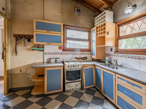 Casa 3 amb + DEP a Refaccionar - C. Evita -PERMUTA