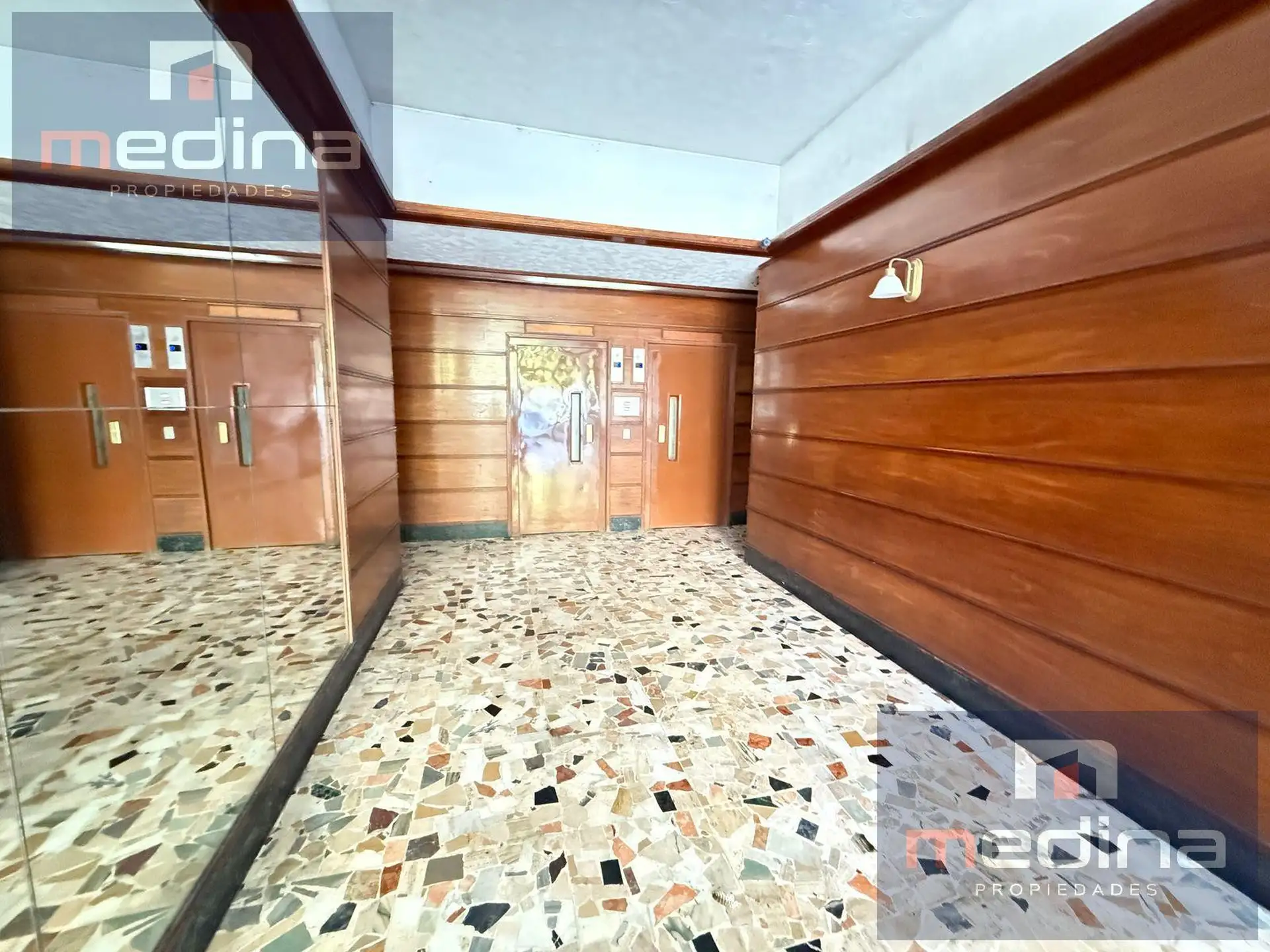 Depto 2 amb con dependencia, 50m², balcón francés — Centro