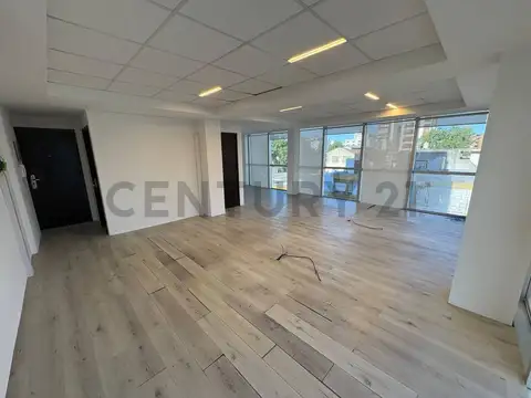 Venta 2 oficinas en pleno centro de Moron -Ed.Moron Premium