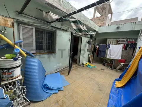 Departamento de 3 dormitorios con doble patio, a 2 cuadra de Sexta Seccion