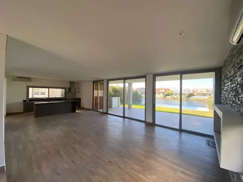 Casa en Alquiler de 4 dormitorios