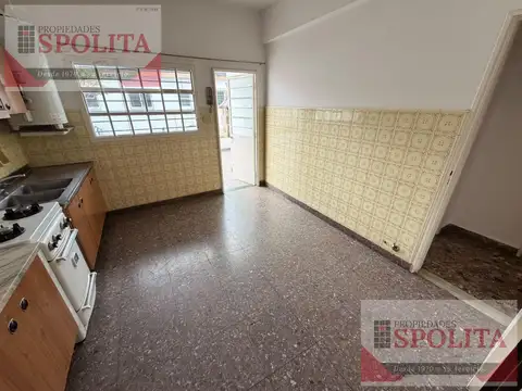 Casa en Alquiler con 2 cocheras
